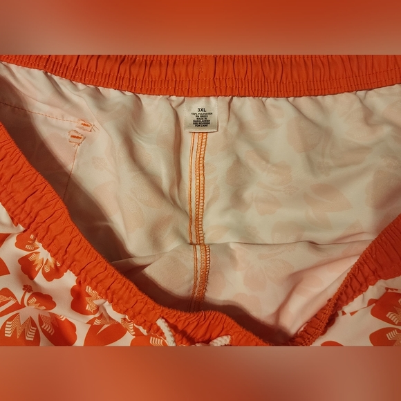 Whataburger Quick-Dry Hibiscus Shorts, Men's 3XL - Picture 3 of 3